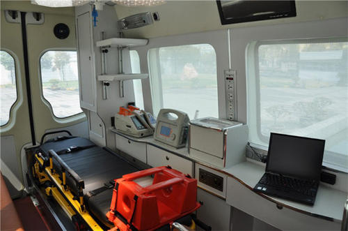 临西县救护车内部